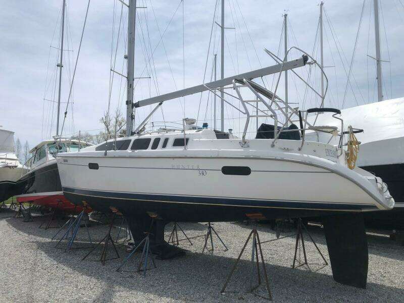 2001 Hunter 340