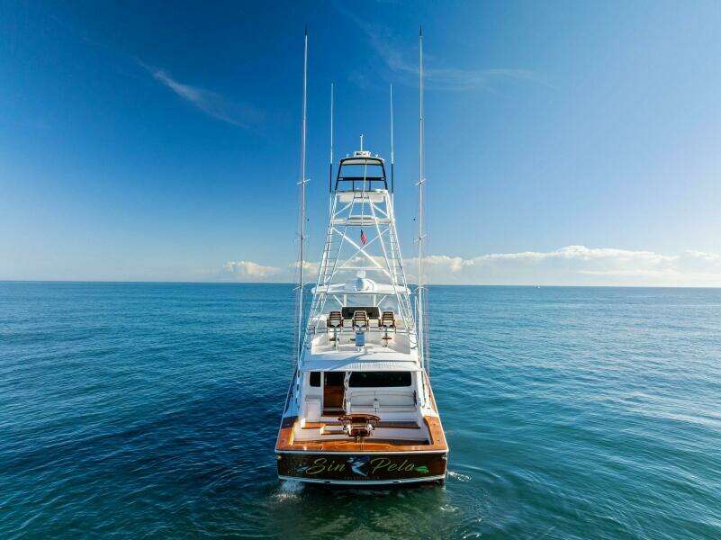 2023 Viking 64 Convertible- SIN PELO- Transom