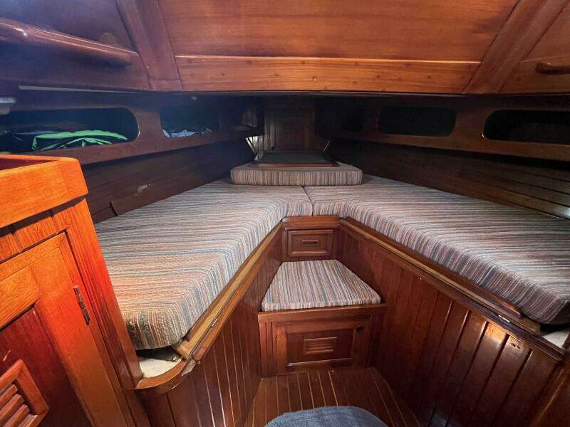 1978 Cheoy Lee Offshore 33