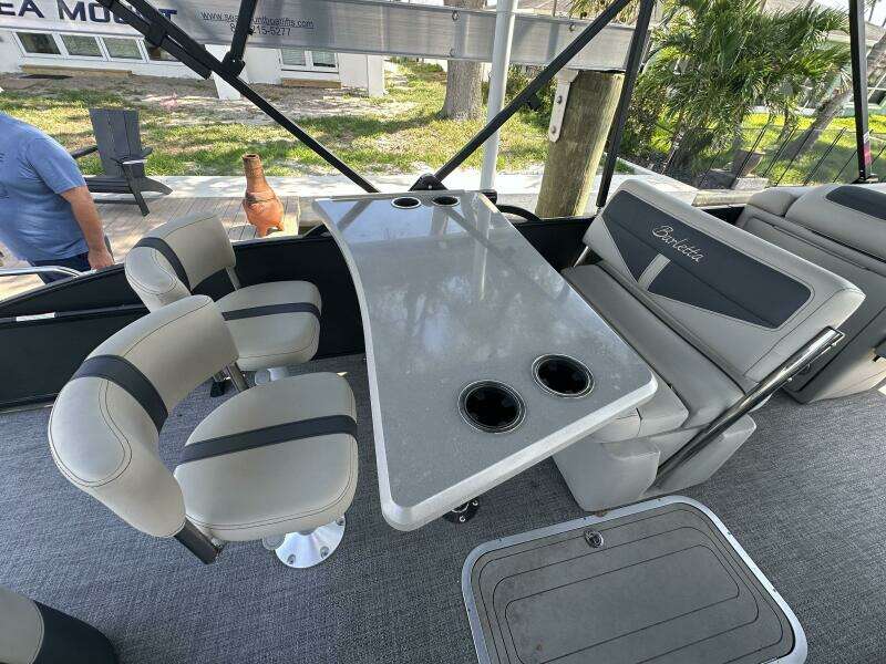 2023 Barletta Cabrio C24UE Coastal Edition