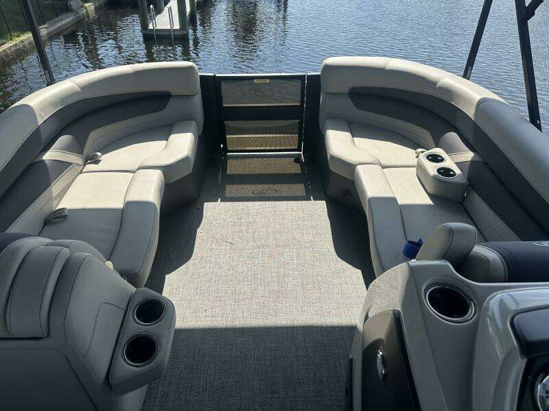 2023 Barletta Cabrio C24UE Coastal Edition