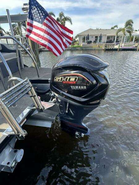 2023 Barletta Cabrio C24UE Coastal Edition