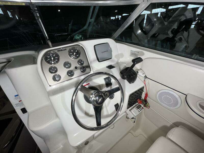 2001 Wellcraft 270 Coastal