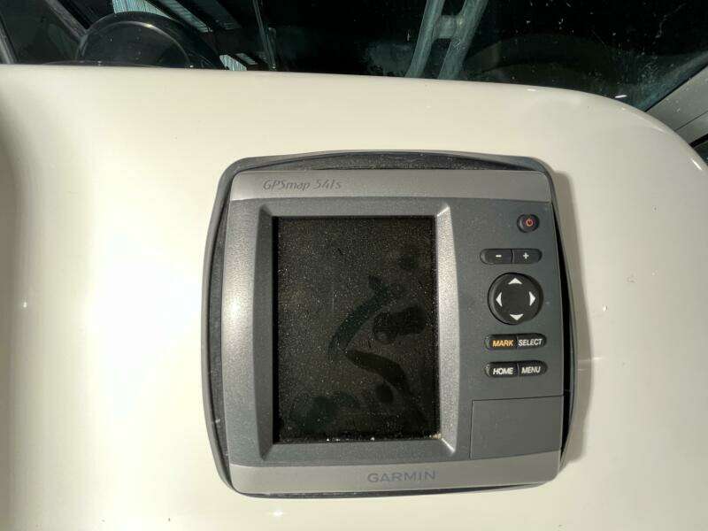 2001 Wellcraft 270 Coastal