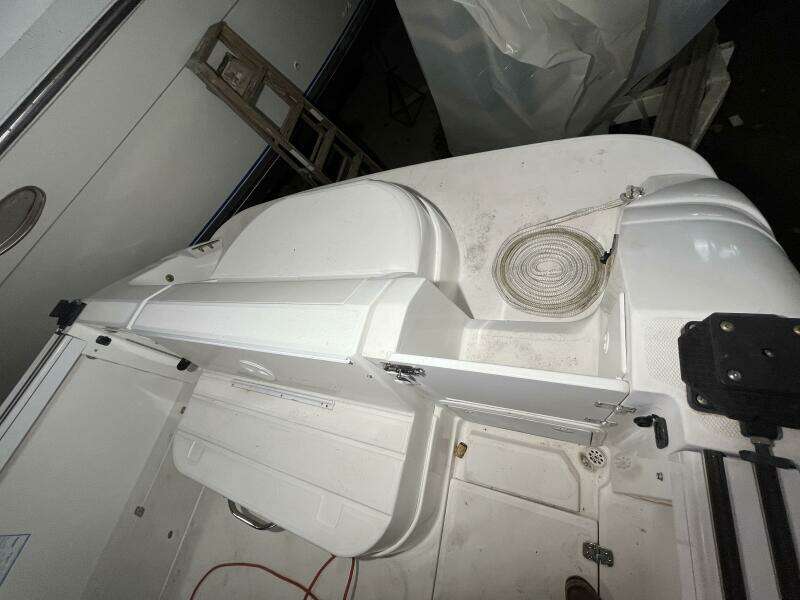 2001 Wellcraft 270 Coastal