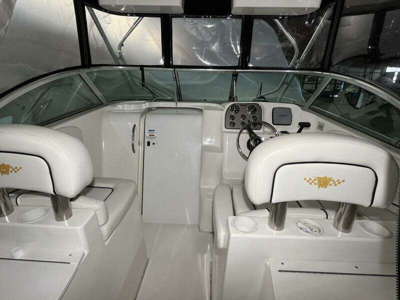 2001 Wellcraft 270 Coastal