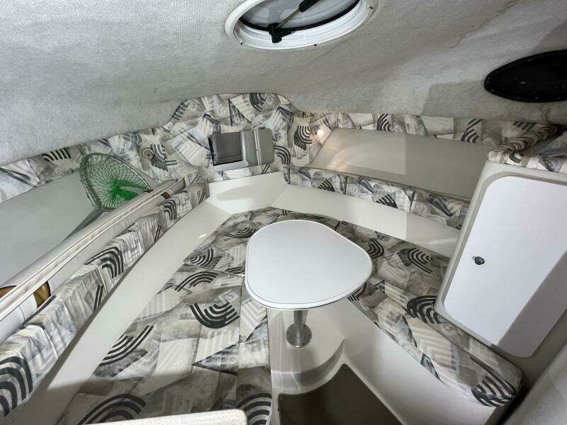 2001 Wellcraft 270 Coastal