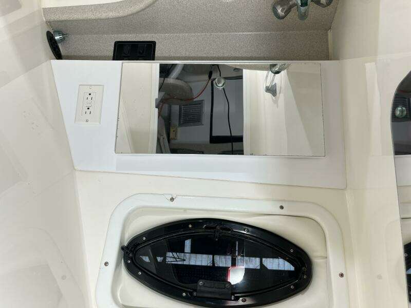 2001 Wellcraft 270 Coastal