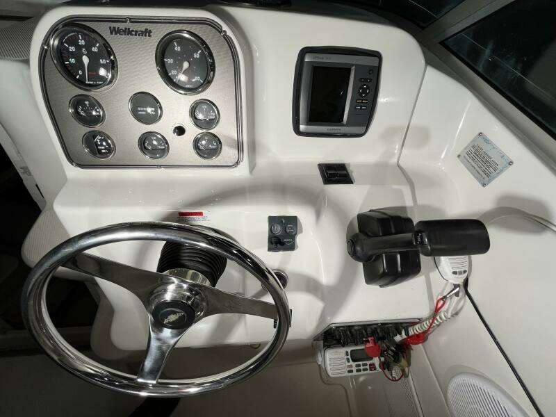 2001 Wellcraft 270 Coastal