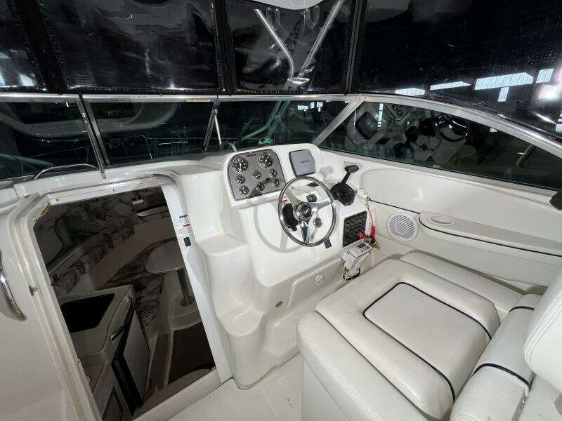 2001 Wellcraft 270 Coastal