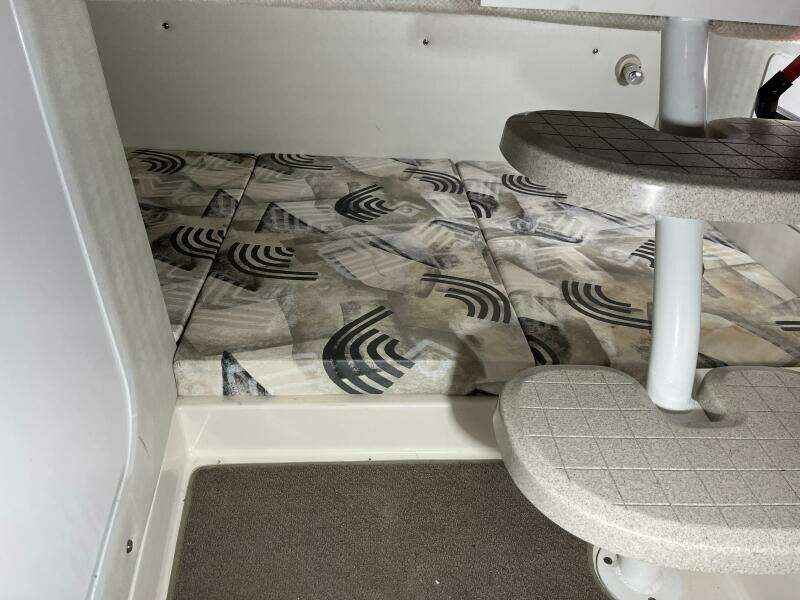 2001 Wellcraft 270 Coastal