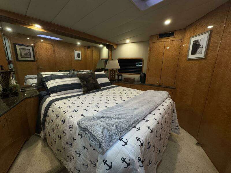 1993 Johnson 56 High Tech Motor Yacht