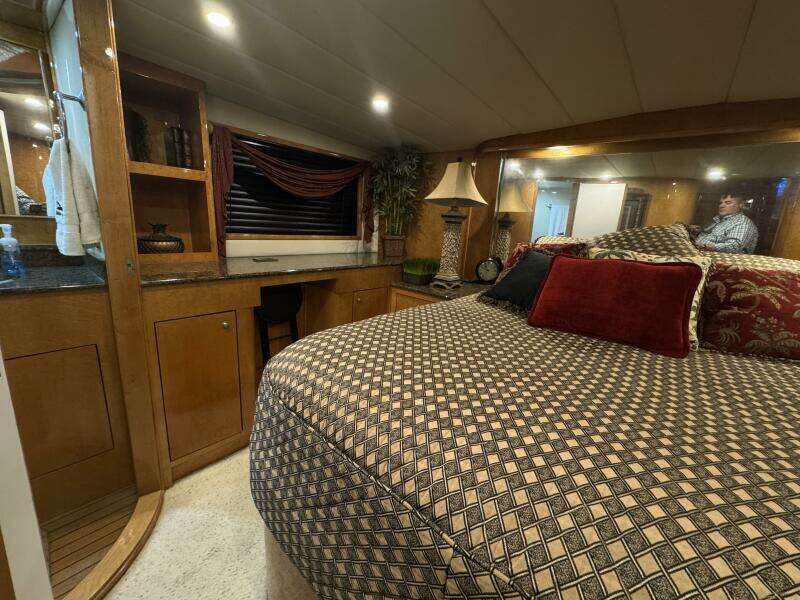 1993 Johnson 56 High Tech Motor Yacht