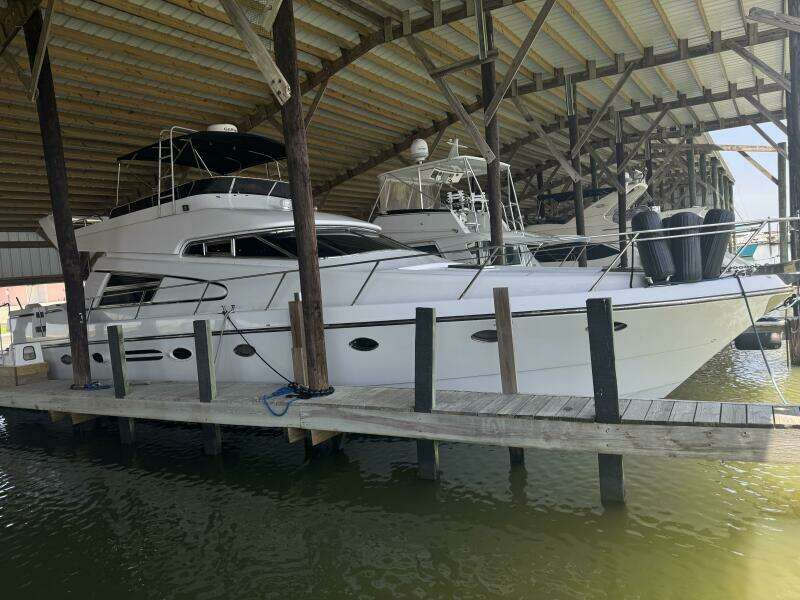 1993 Johnson 56 High Tech Motor Yacht