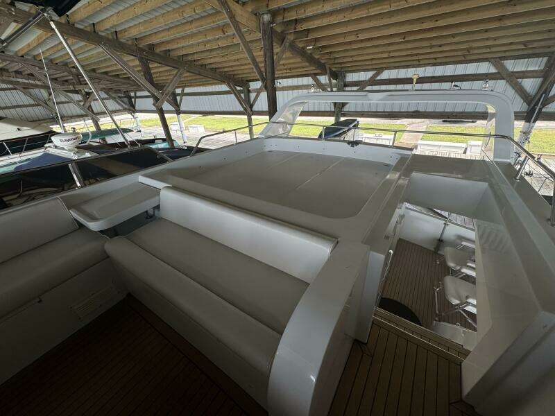 1993 Johnson 56 High Tech Motor Yacht