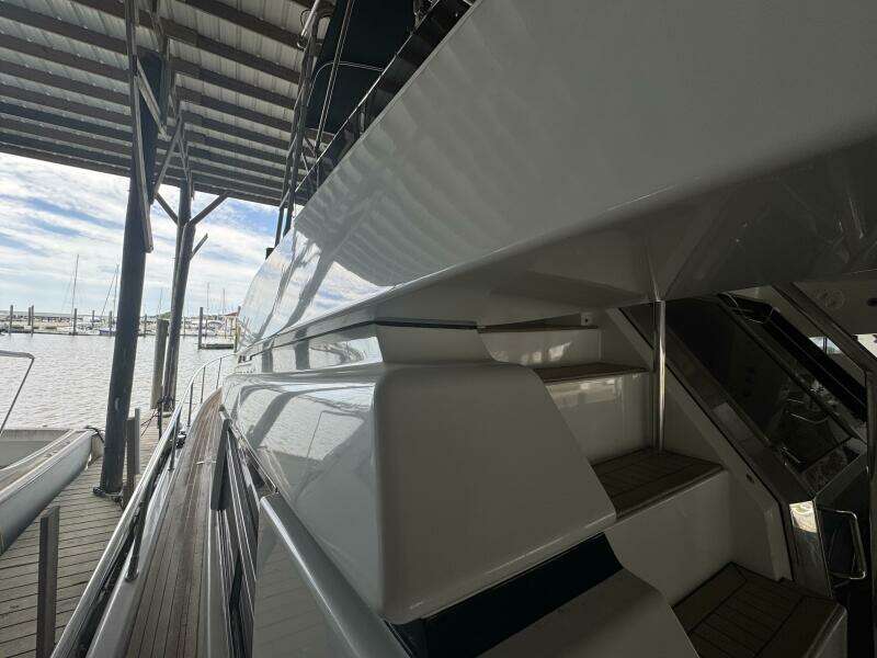 1993 Johnson 56 High Tech Motor Yacht