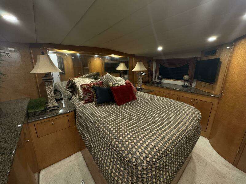 1993 Johnson 56 High Tech Motor Yacht