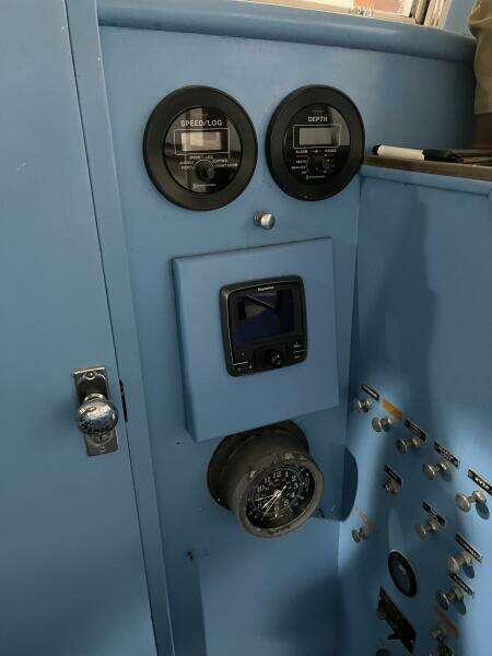 Whileaway Speed/Depth gauges, Auto Pilot, Ship's Clock