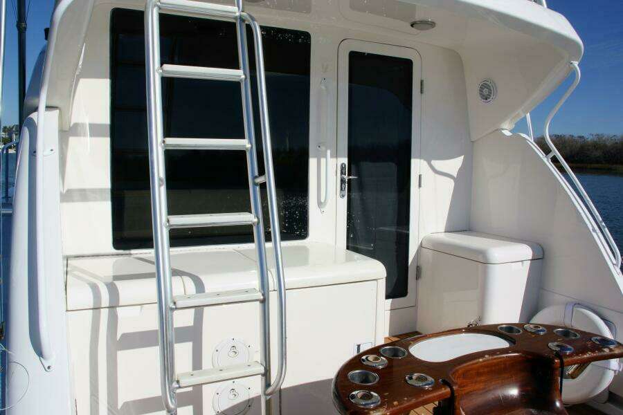 Bertram 39 Lineage- Cockpit