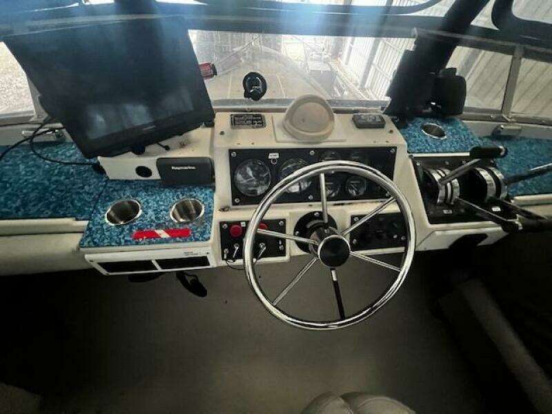 1985 Bayliner 3870 Motoryacht with Flybridge