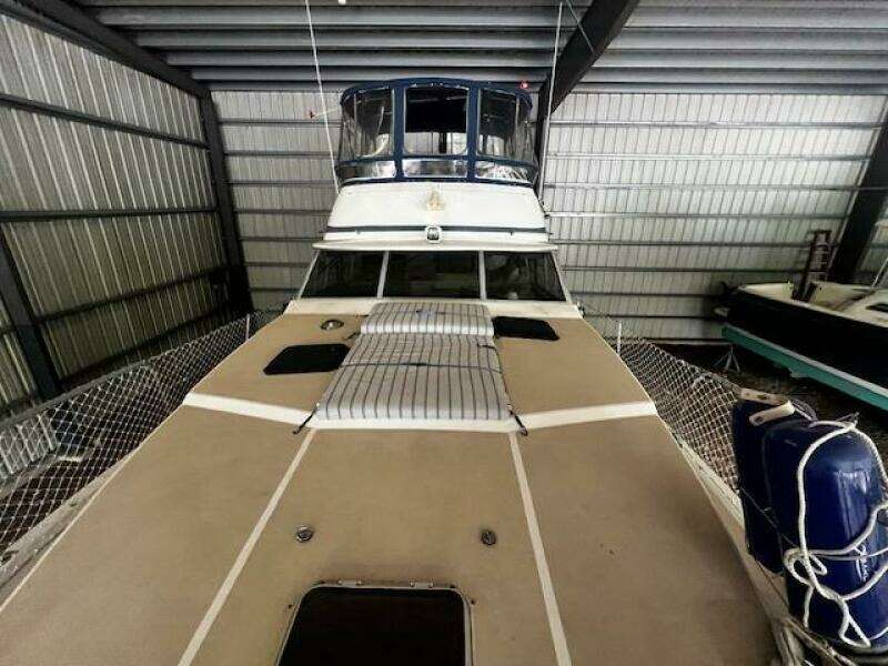 1985 Bayliner 3870 Motoryacht with Flybridge