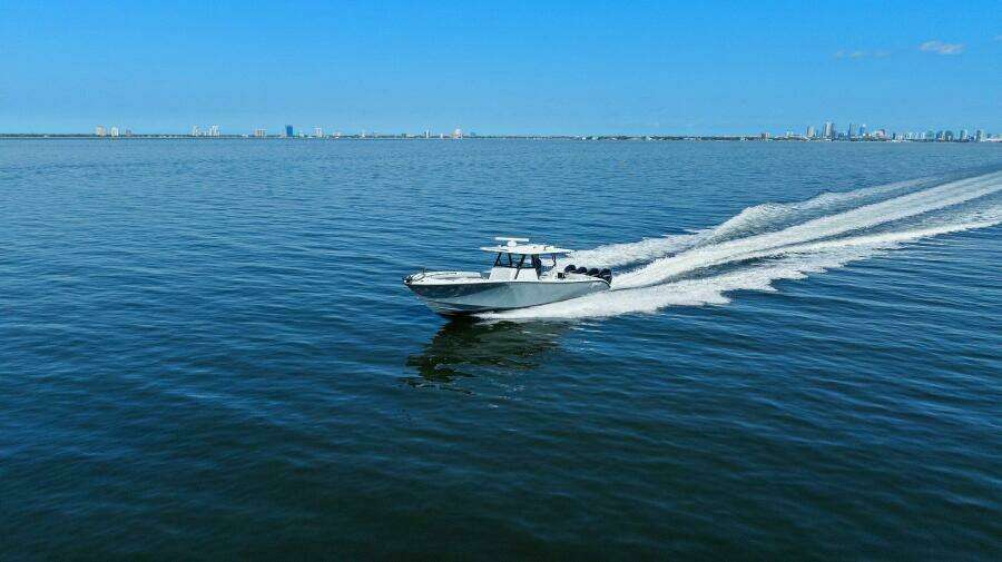 2021 Yellowfin 39 Center Console