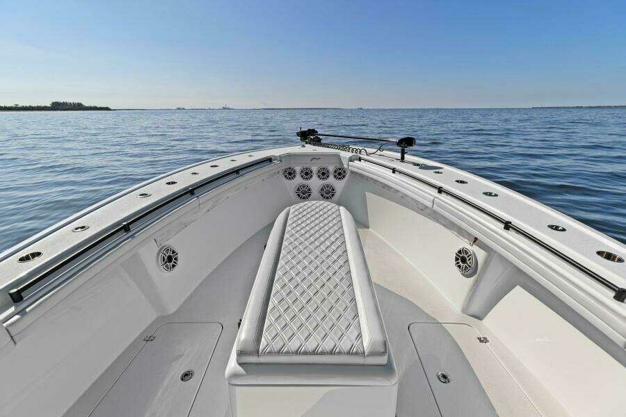 2021 Yellowfin 39 Center Console