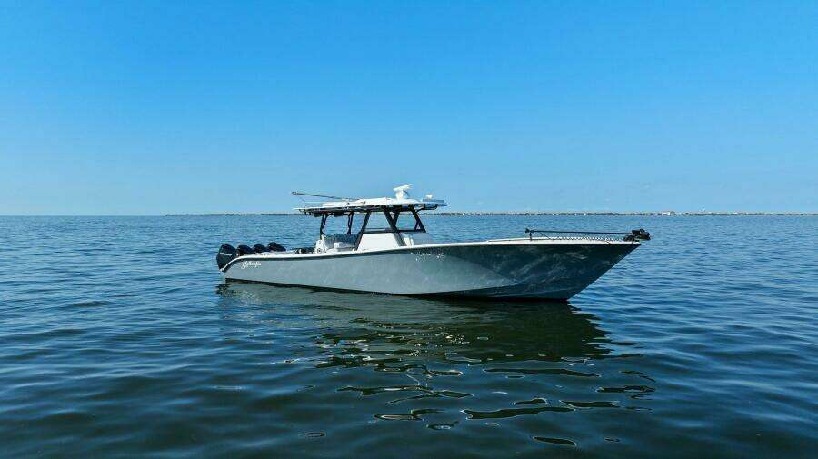 2021 Yellowfin 39 Center Console