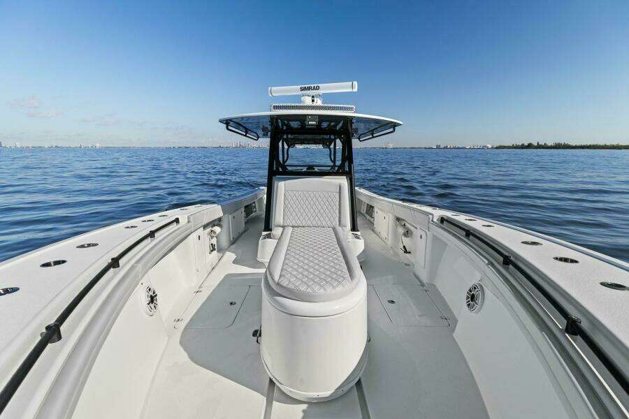 2021 Yellowfin 39 Center Console
