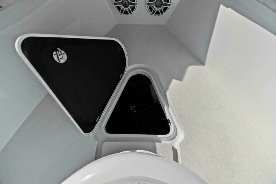 2021 Yellowfin 39 Center Console