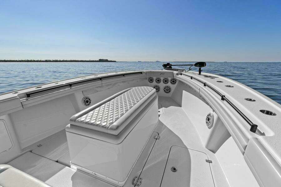 2021 Yellowfin 39 Center Console