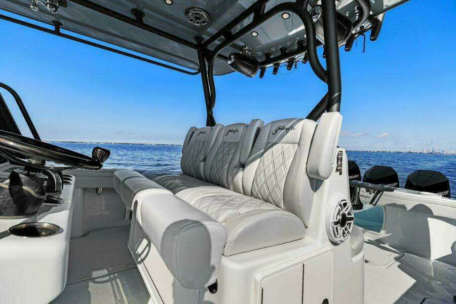 2021 Yellowfin 39 Center Console