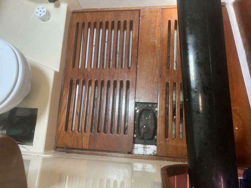 Head Floor Mast Step