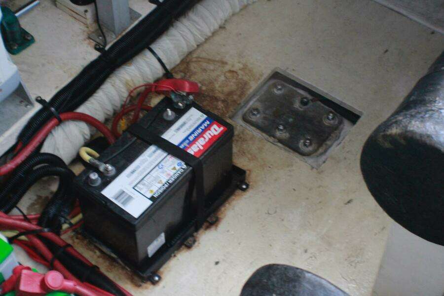 2002 Cruisers Yachts 3672 Express