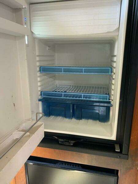 2002 Cruisers Yachts 3672 Express