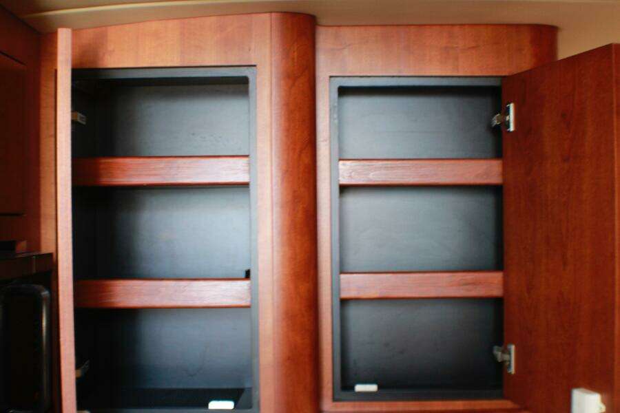 2002 Cruisers Yachts 3672 Express