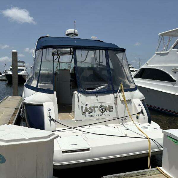 2002 Cruisers Yachts 3672 Express