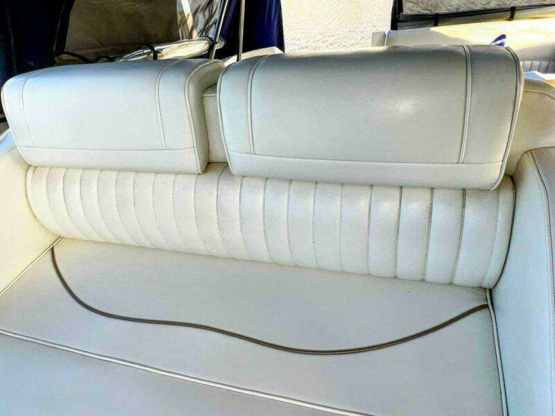 1998 Cruisers Yachts 3575 Esprit