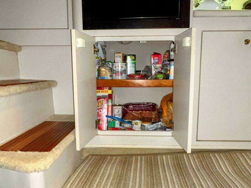 1998 Cruisers Yachts 3575 Esprit