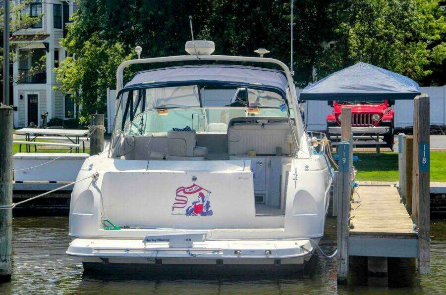 1998 Cruisers Yachts 3575 Esprit