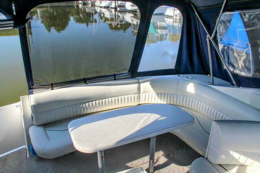 1998 Cruisers Yachts 3575 Esprit