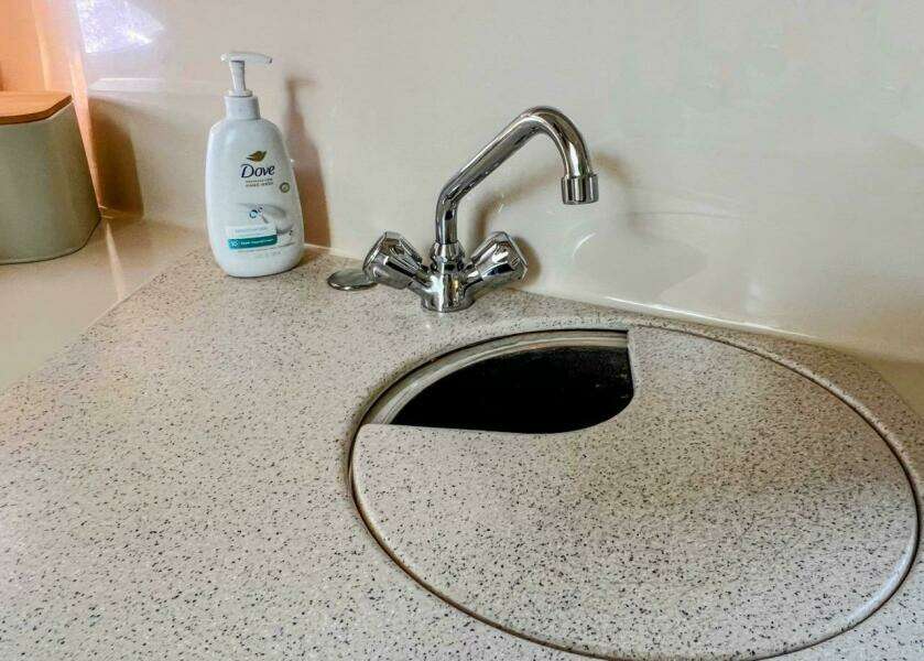 1998 Cruisers Yachts 3575 Esprit