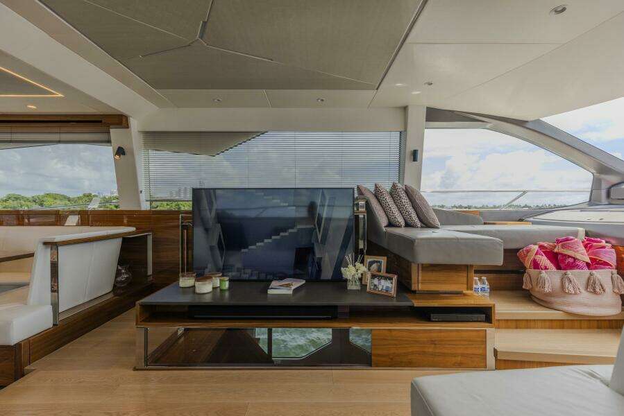 2021 Sunseeker Manhattan