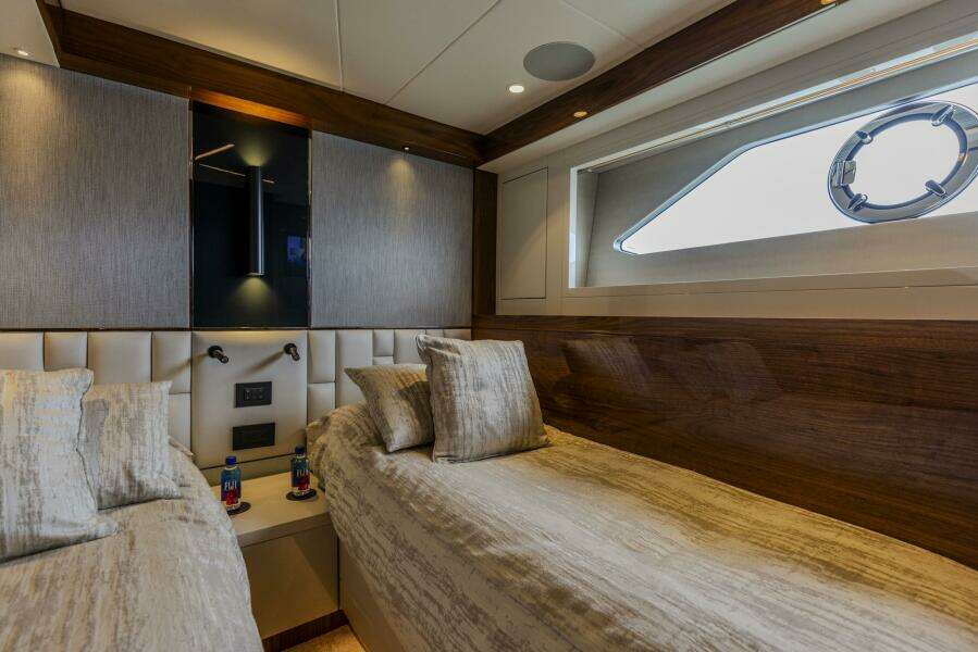 2021 Sunseeker Manhattan