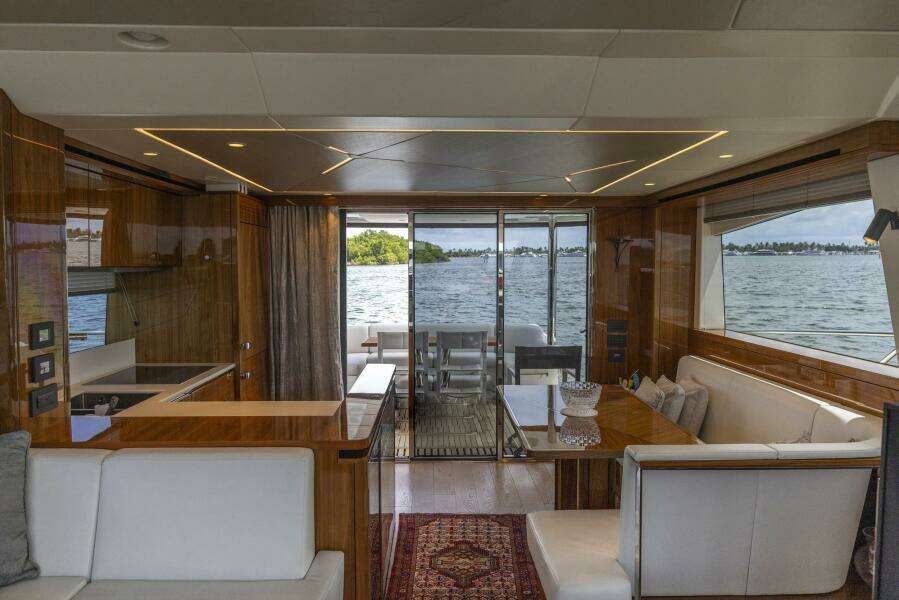 2021 Sunseeker Manhattan