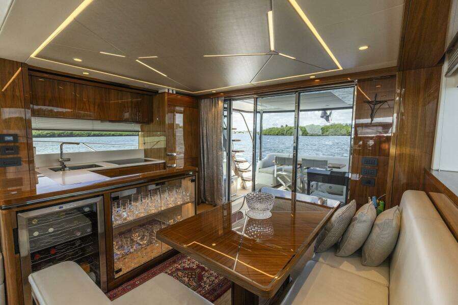 2021 Sunseeker Manhattan