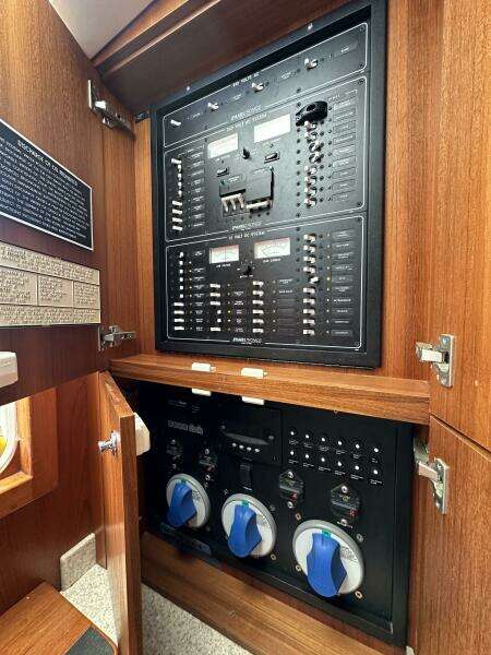 2007 Albemarle 360 Express - SQUID INC.