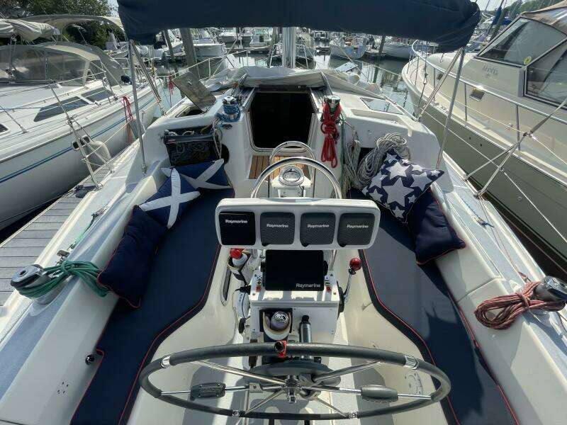 1991 Hunter 36 Vision