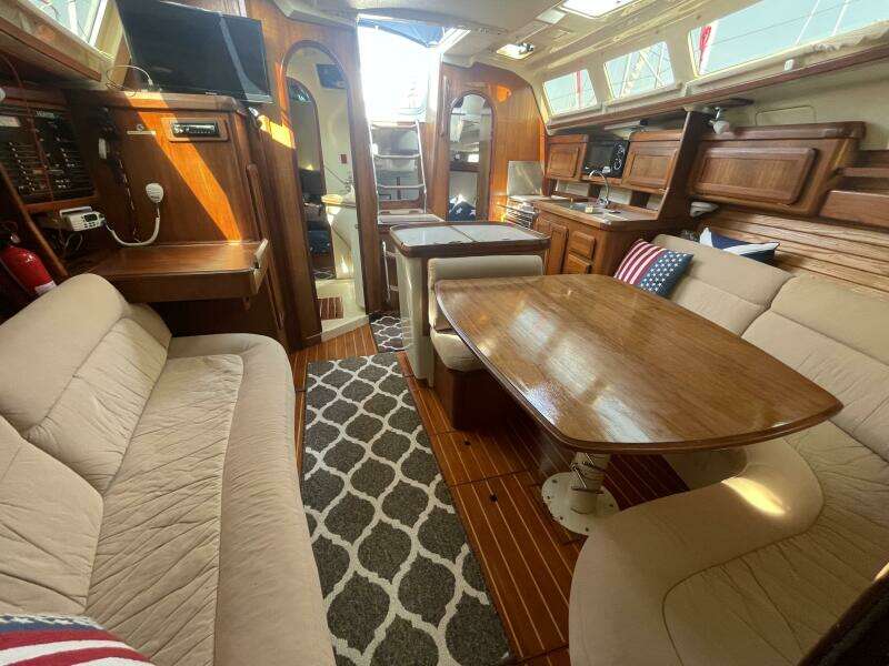 1991 Hunter 36 Vision