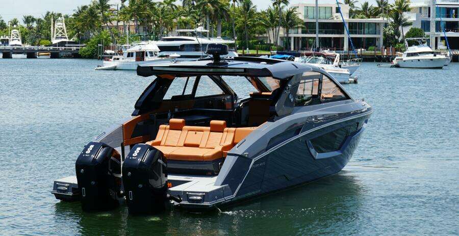 2023 Cruisers Yachts 42 GLS OB